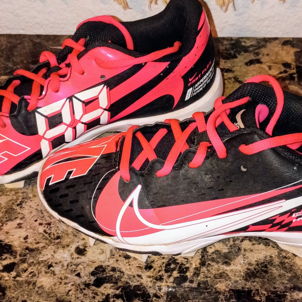 NIKE HYPERDIAMOND SOFTBALL CLEATS PINK